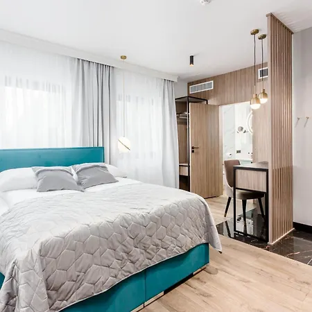 Deo Plaza By Rent Like - Old Town Aparthotel 4*