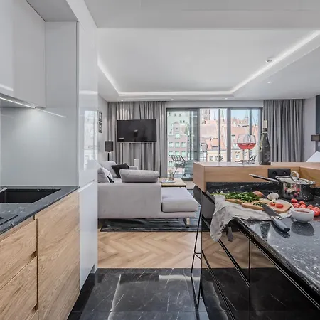 Deo Plaza By Rent Like - Old Town Aparthotel