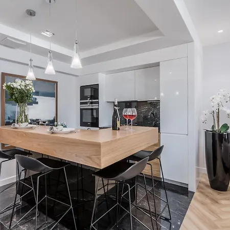 Aparthotel Deo Plaza By Rent Like - Old Town