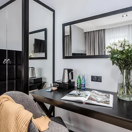 Ξενοδοχείο με διαμερίσματα Deo Plaza By Rent Like - Old Town 4*